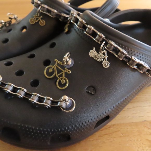 Set of Crocs Shoe Charms Gray Biker Chain Bicycle Chain Pendants Cyclist Jibbitz - Picture 5 of 8